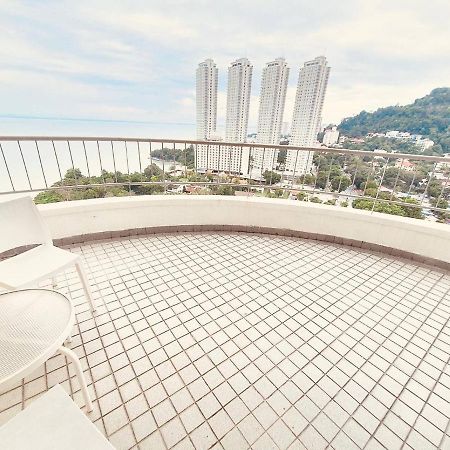 Romantic Couple Suite + Beach-Front Balcony Tanjung Bungah  Eksteriør billede