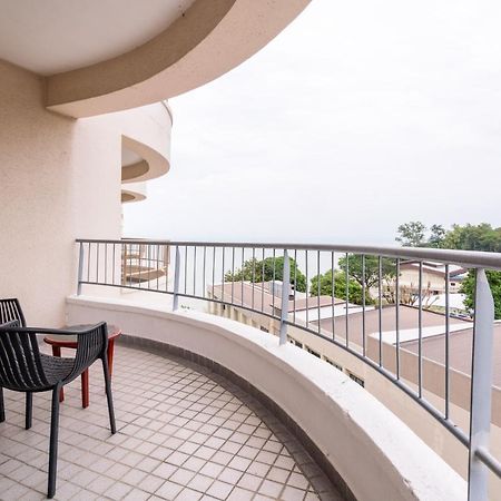 Romantic Couple Suite + Beach-Front Balcony Tanjung Bungah  Eksteriør billede