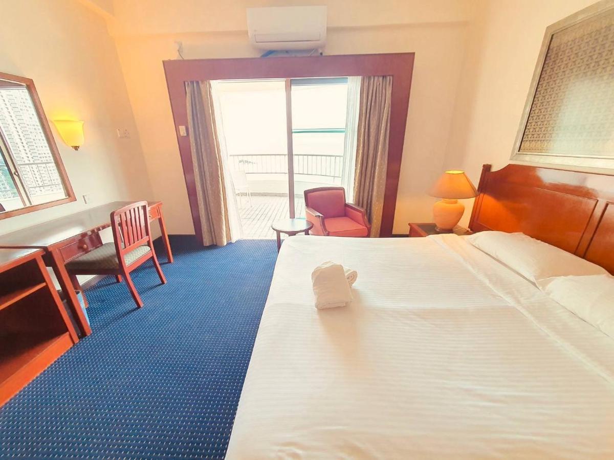 Romantic Couple Suite + Beach-Front Balcony Tanjung Bungah  Eksteriør billede