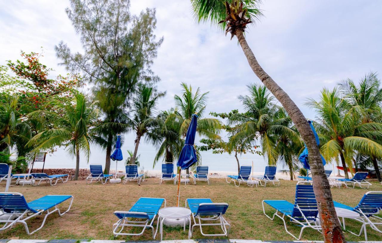 Romantic Couple Suite + Beach-Front Balcony Tanjung Bungah  Eksteriør billede