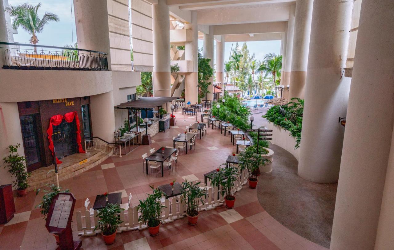 Romantic Couple Suite + Beach-Front Balcony Tanjung Bungah  Eksteriør billede