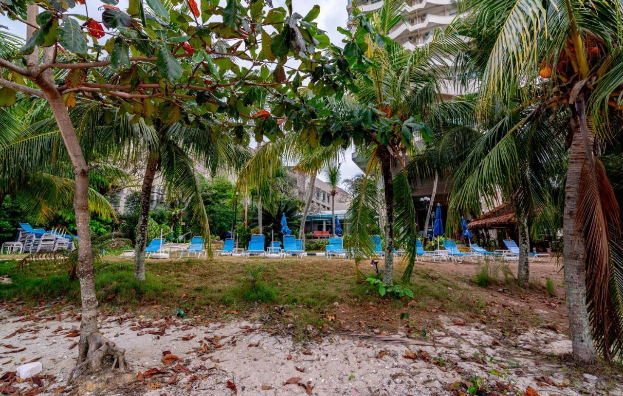 Romantic Couple Suite + Beach-Front Balcony Tanjung Bungah  Eksteriør billede