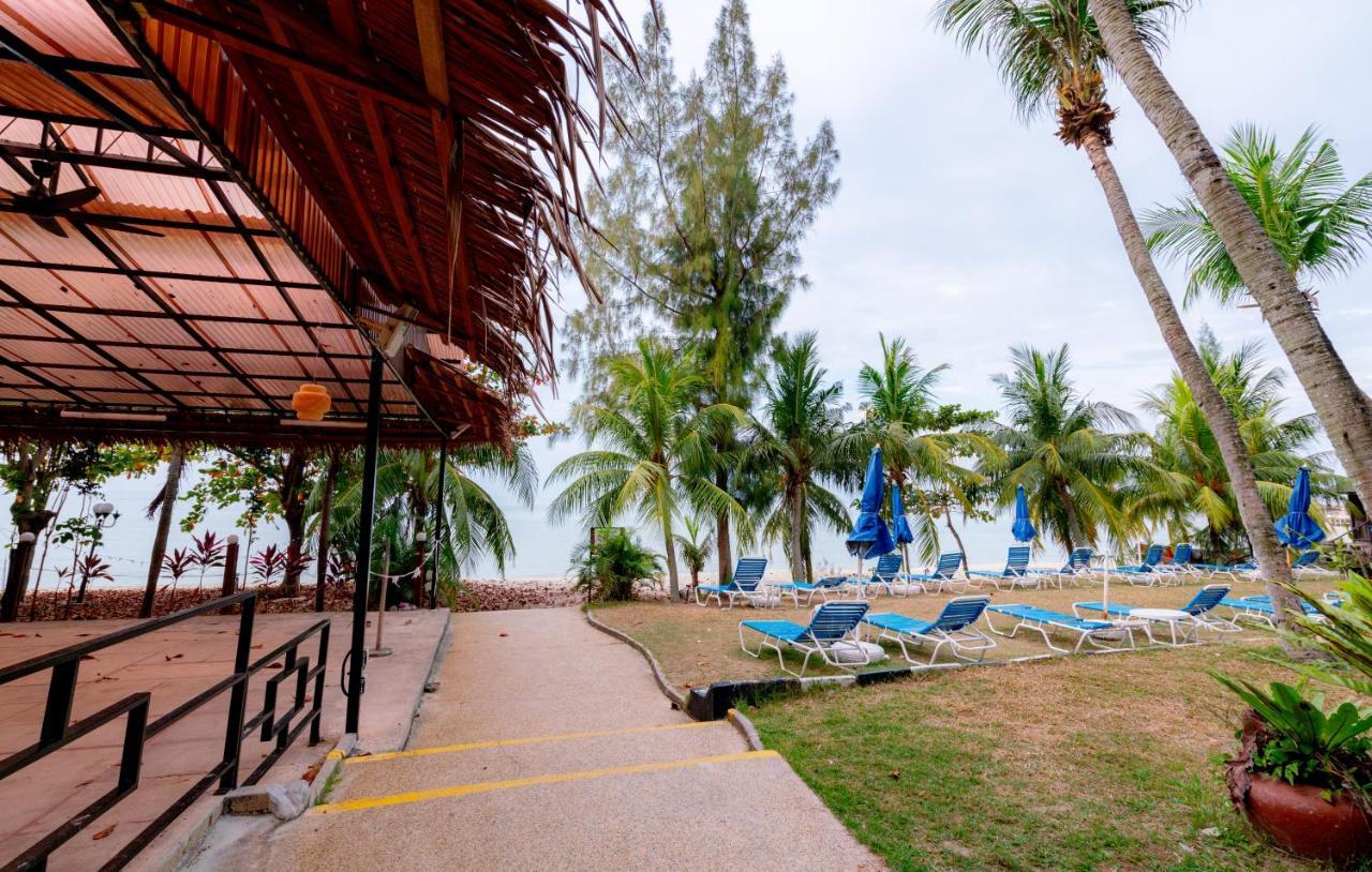Romantic Couple Suite + Beach-Front Balcony Tanjung Bungah  Eksteriør billede